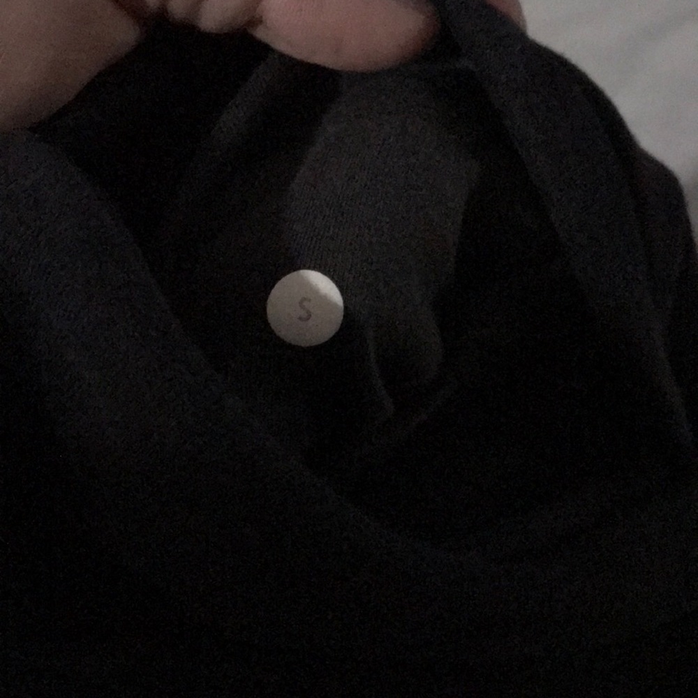 SOLD!! Men’s Lululemon sweats - Picture 8 of 8